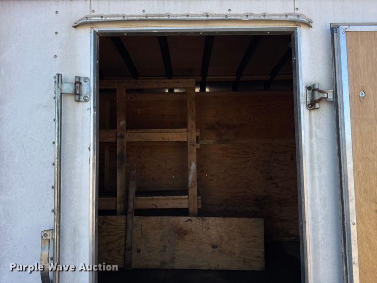image for item EF2207 2006 Interstate T720TA3 enclosed cargo trailer