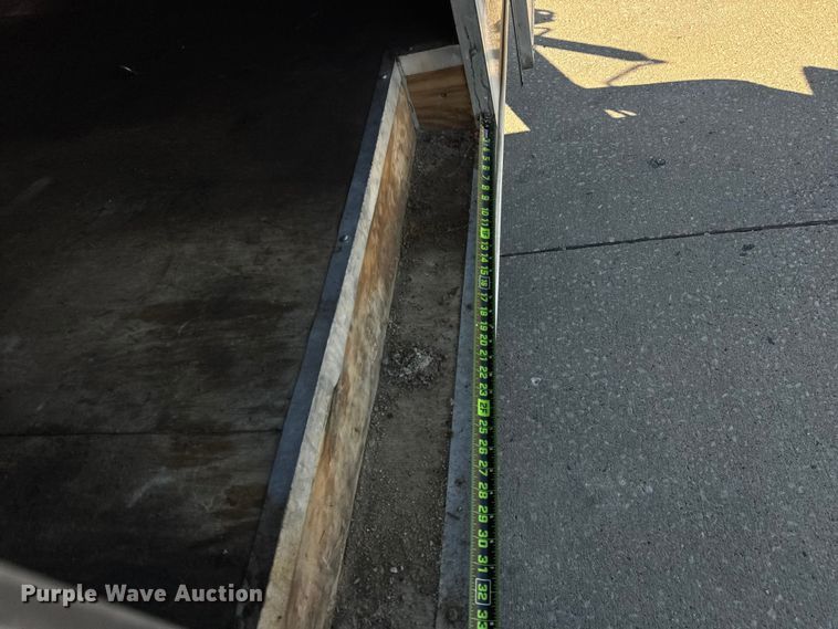 image for item EF2207 2006 Interstate T720TA3 enclosed cargo trailer