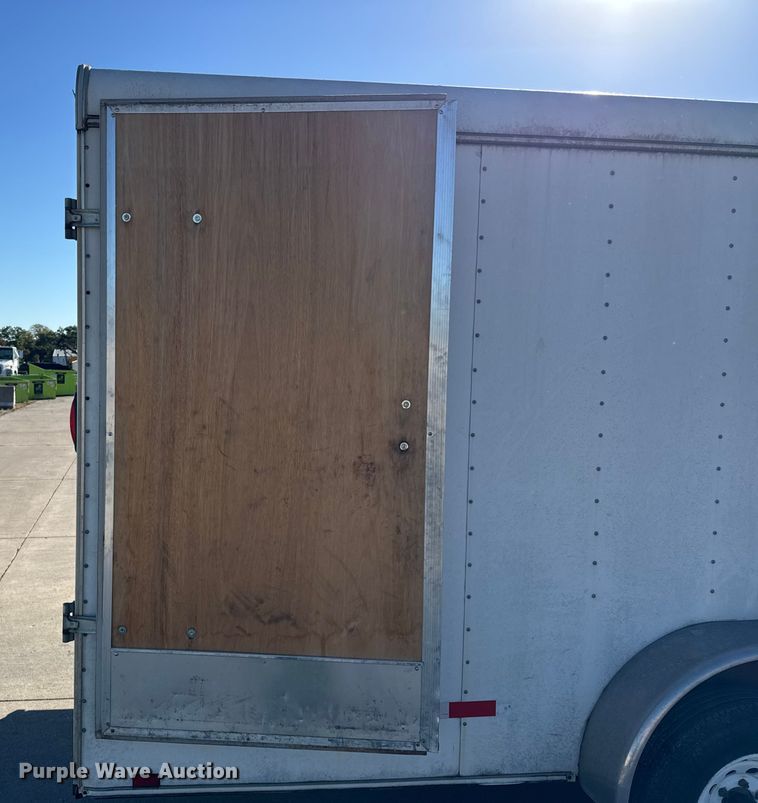 image for item EF2207 2006 Interstate T720TA3 enclosed cargo trailer