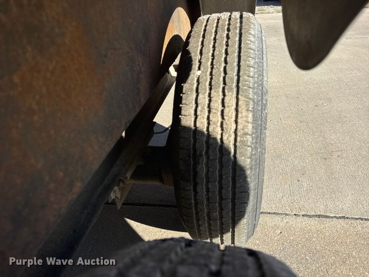 image for item EF2207 2006 Interstate T720TA3 enclosed cargo trailer