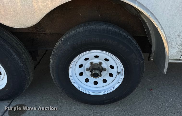 image for item EF2207 2006 Interstate T720TA3 enclosed cargo trailer