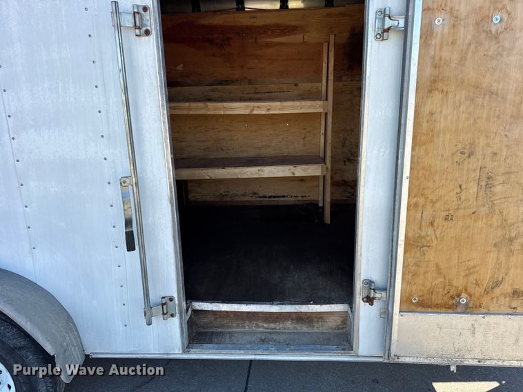image for item EF2208 2006 Interstate T1718 TA3 enclosed cargo trailer