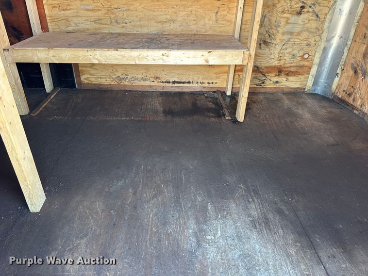 image for item EF2208 2006 Interstate T1718 TA3 enclosed cargo trailer