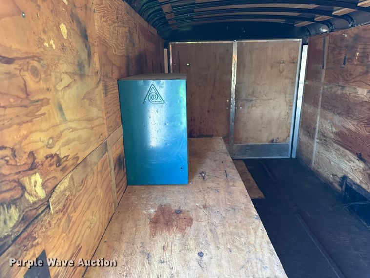 image for item EF2208 2006 Interstate T1718 TA3 enclosed cargo trailer