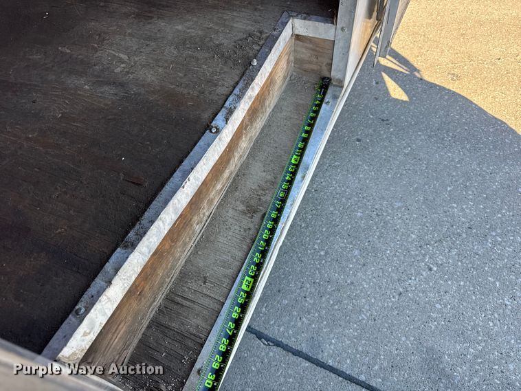 image for item EF2208 2006 Interstate T1718 TA3 enclosed cargo trailer