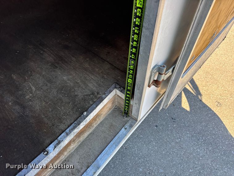 image for item EF2208 2006 Interstate T1718 TA3 enclosed cargo trailer