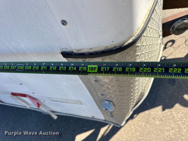 image for item EF2208 2006 Interstate T1718 TA3 enclosed cargo trailer