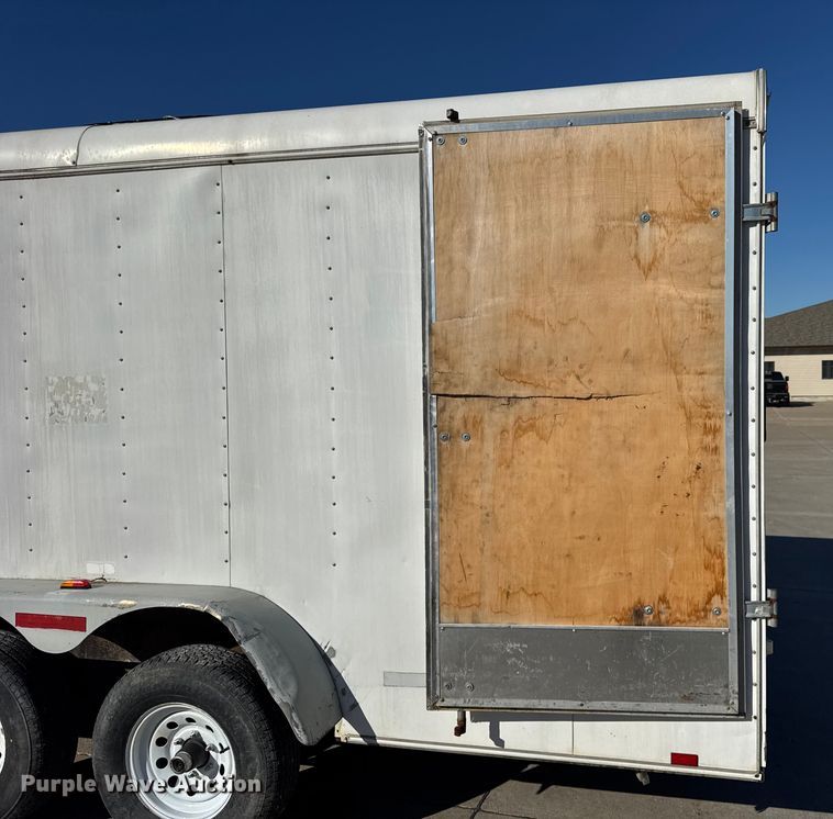 image for item EF2208 2006 Interstate T1718 TA3 enclosed cargo trailer