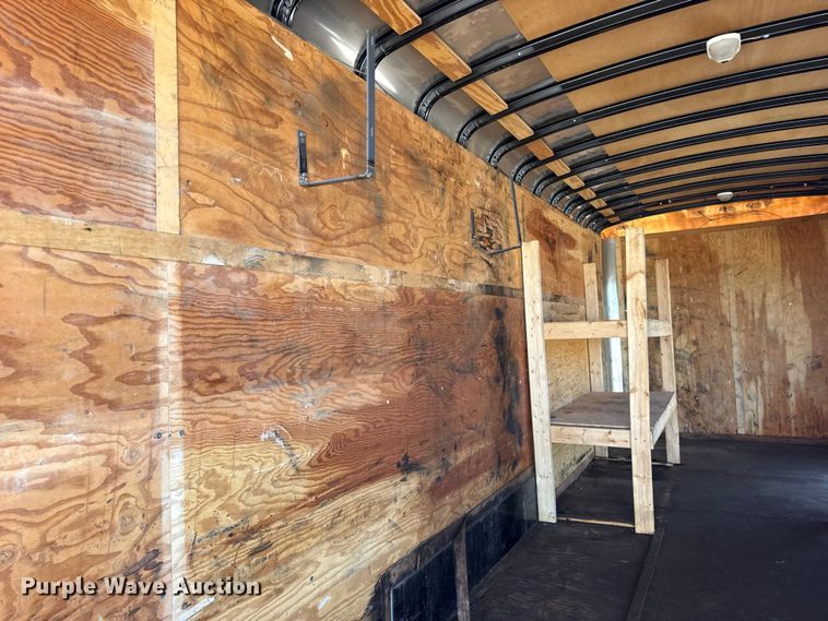 image for item EF2208 2006 Interstate T1718 TA3 enclosed cargo trailer