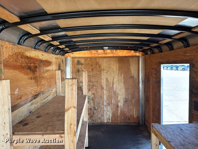 image for item EF2208 2006 Interstate T1718 TA3 enclosed cargo trailer