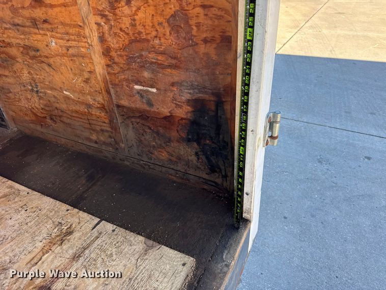 image for item EF2208 2006 Interstate T1718 TA3 enclosed cargo trailer