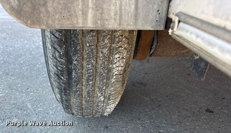 image for item EF2208 2006 Interstate T1718 TA3 enclosed cargo trailer