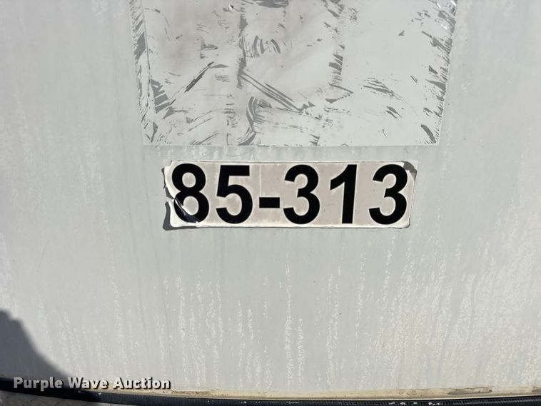 image for item EF2208 2006 Interstate T1718 TA3 enclosed cargo trailer