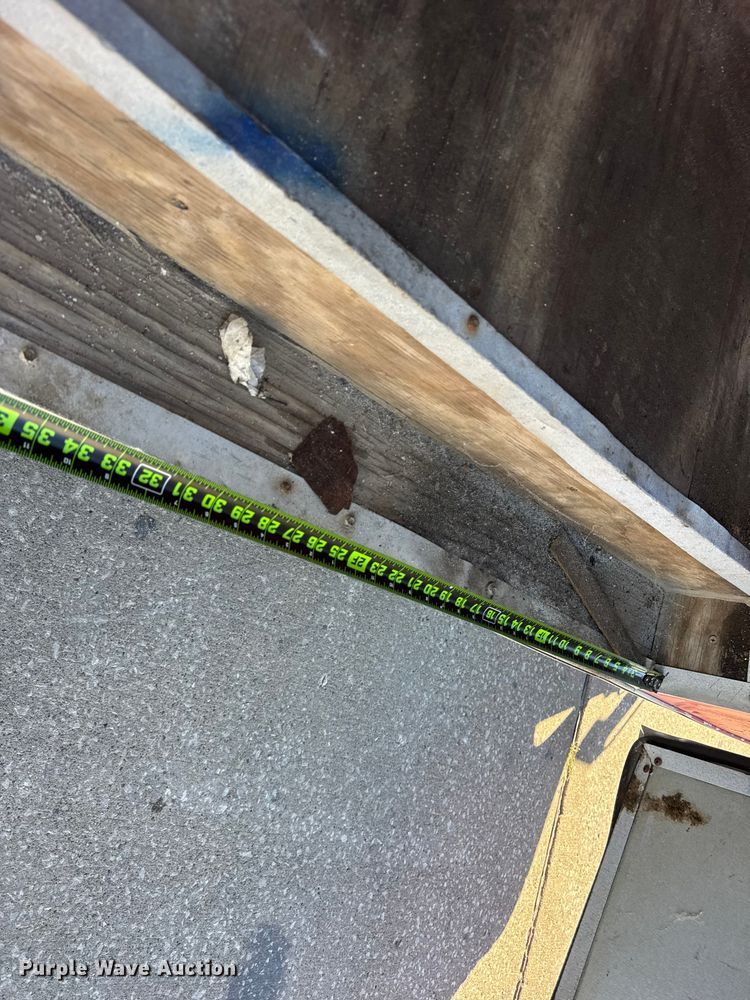 image for item EF2209 2009 Interstate I720TA3 enclosed cargo trailer