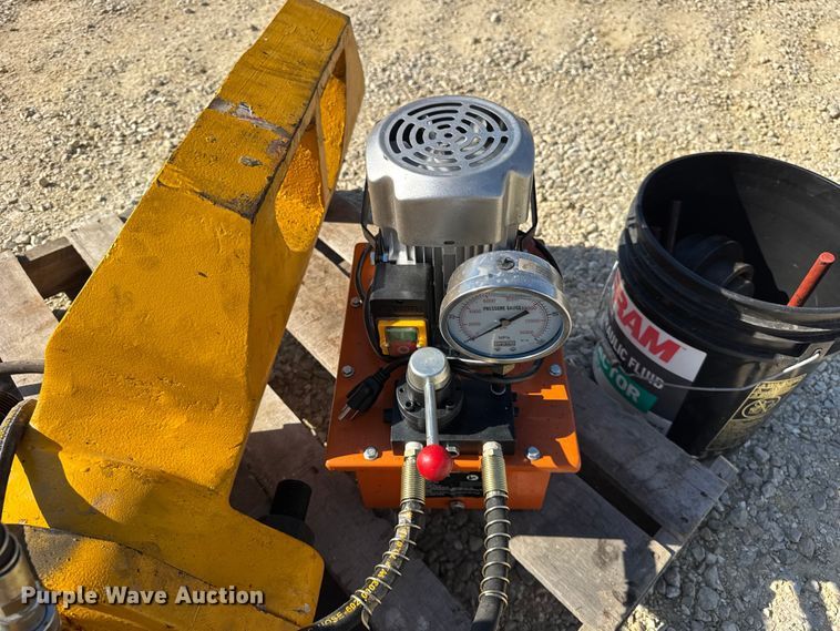 image for item EF2220 Track pin press