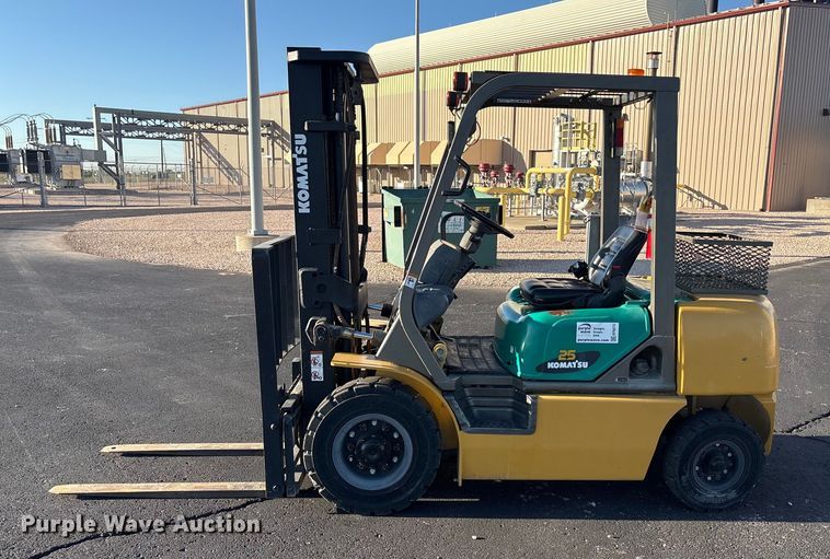 image for item EF6072 Komatsu F G25T-14 forklift