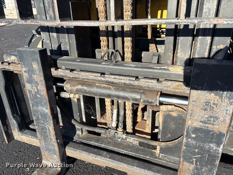 image for item EF6072 Komatsu F G25T-14 forklift