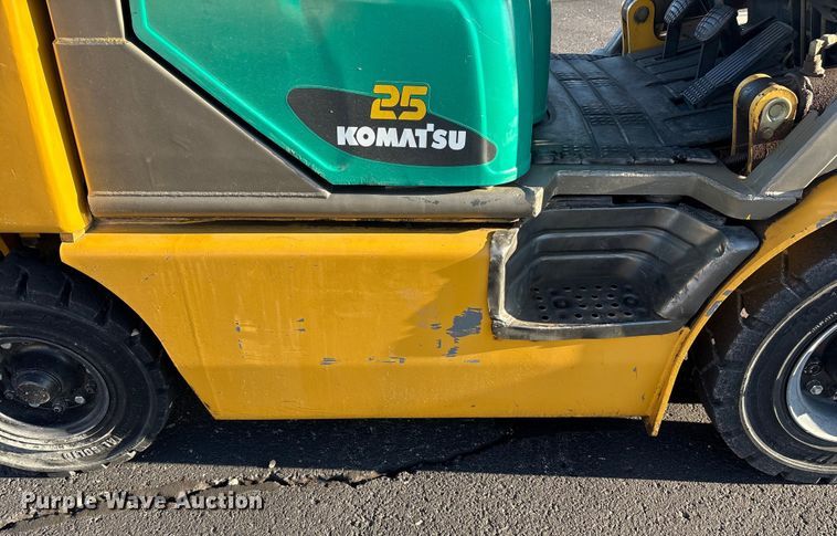image for item EF6072 Komatsu F G25T-14 forklift