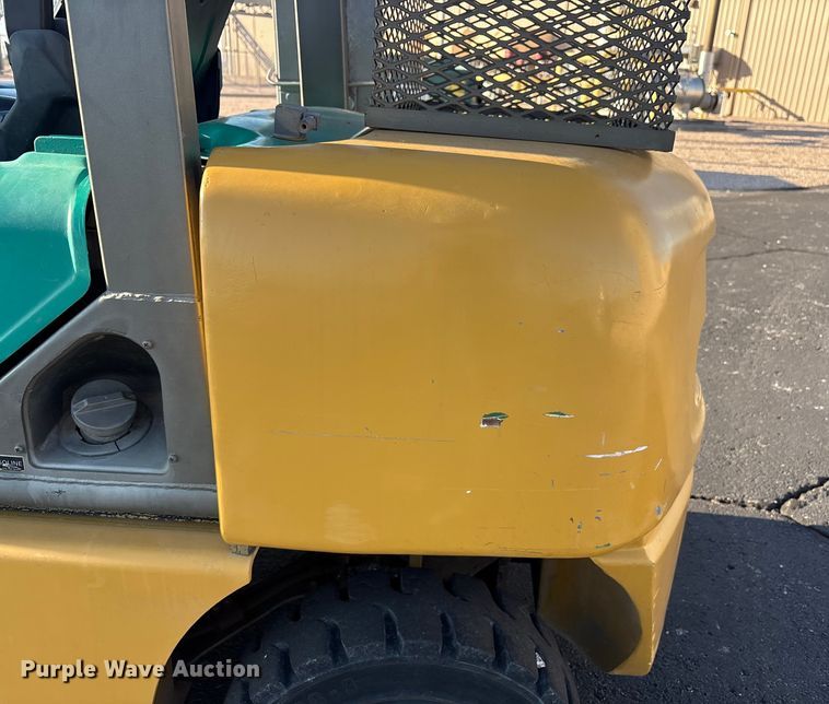image for item EF6072 Komatsu F G25T-14 forklift