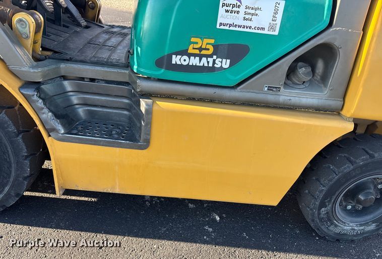 image for item EF6072 Komatsu F G25T-14 forklift