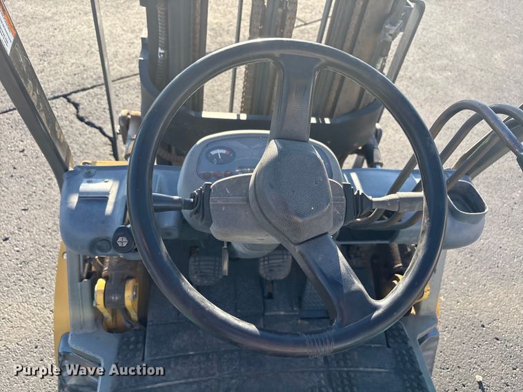 image for item EF6072 Komatsu F G25T-14 forklift