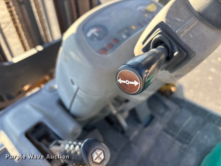 image for item EF6072 Komatsu F G25T-14 forklift