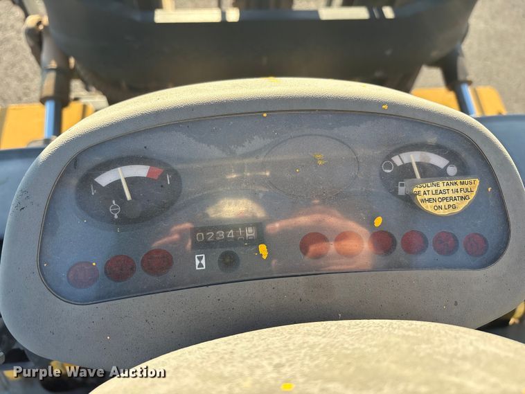 image for item EF6072 Komatsu F G25T-14 forklift