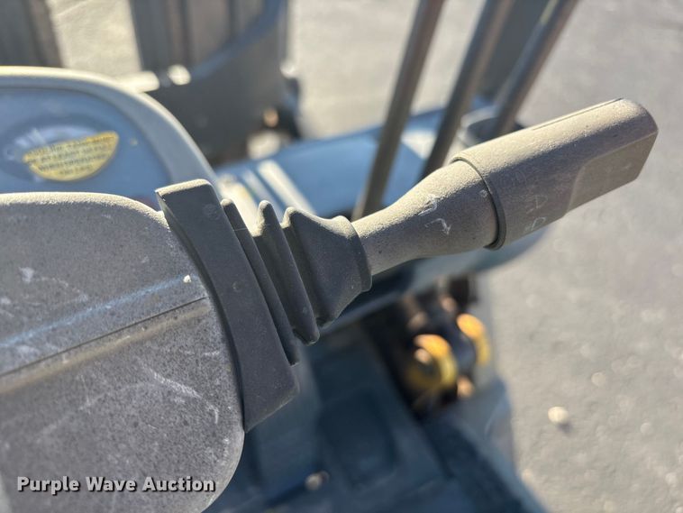 image for item EF6072 Komatsu F G25T-14 forklift