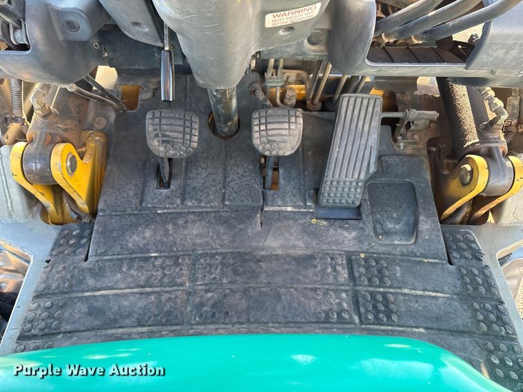 image for item EF6072 Komatsu F G25T-14 forklift