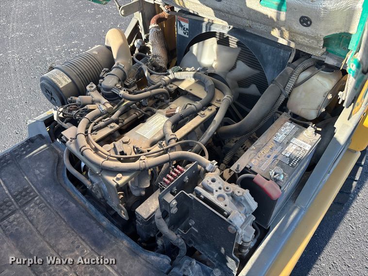 image for item EF6072 Komatsu F G25T-14 forklift