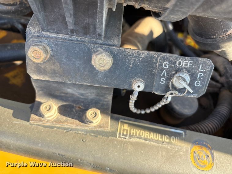 image for item EF6072 Komatsu F G25T-14 forklift