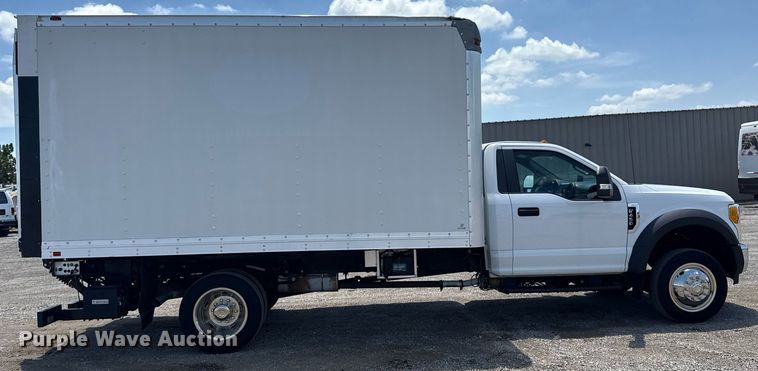 image for item EG6076 2017 Ford F450 Super Duty XL box truck