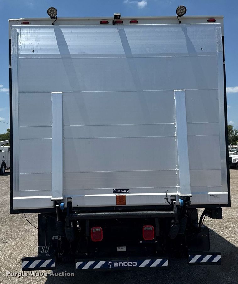 image for item EG6076 2017 Ford F450 Super Duty XL box truck