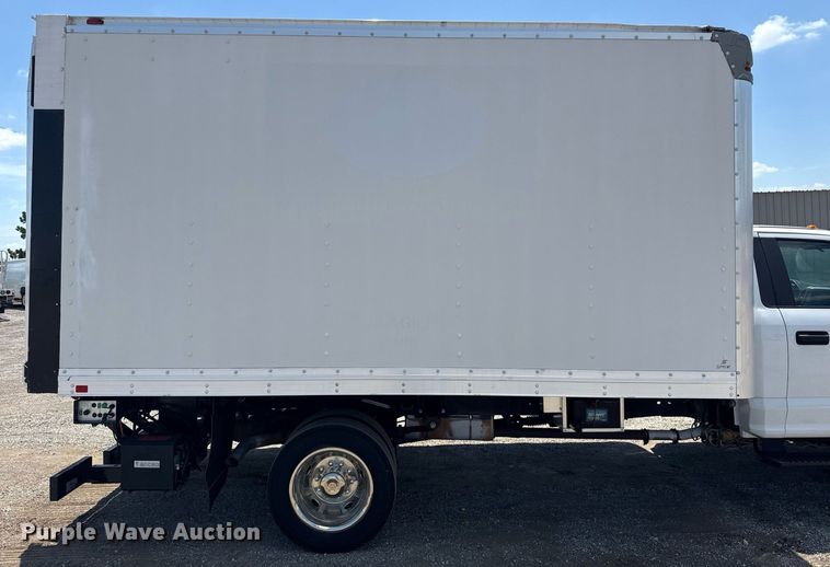 image for item EG6076 2017 Ford F450 Super Duty XL box truck