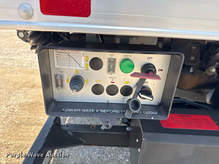 image for item EG6076 2017 Ford F450 Super Duty XL box truck