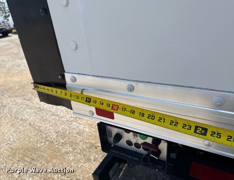 image for item EG6076 2017 Ford F450 Super Duty XL box truck