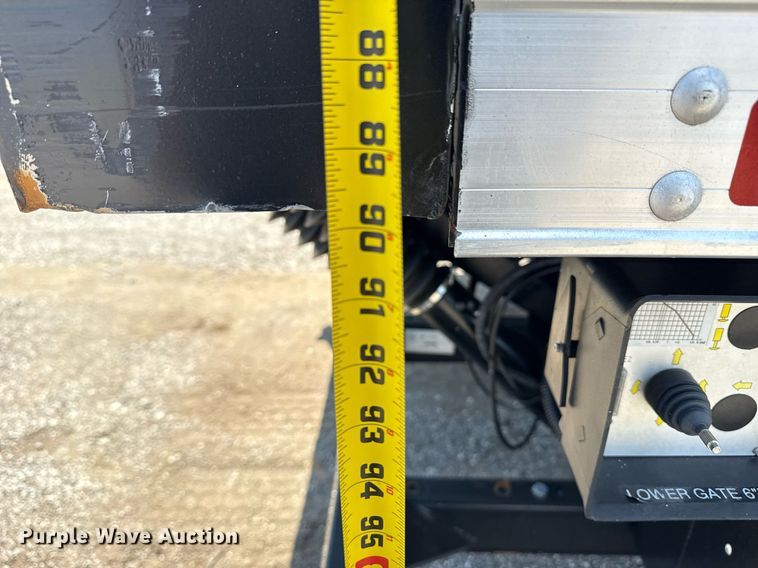 image for item EG6076 2017 Ford F450 Super Duty XL box truck