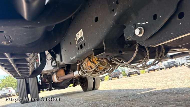 image for item EG6076 2017 Ford F450 Super Duty XL box truck