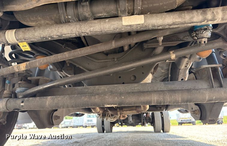 image for item EG6076 2017 Ford F450 Super Duty XL box truck