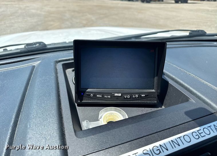 image for item EG6076 2017 Ford F450 Super Duty XL box truck