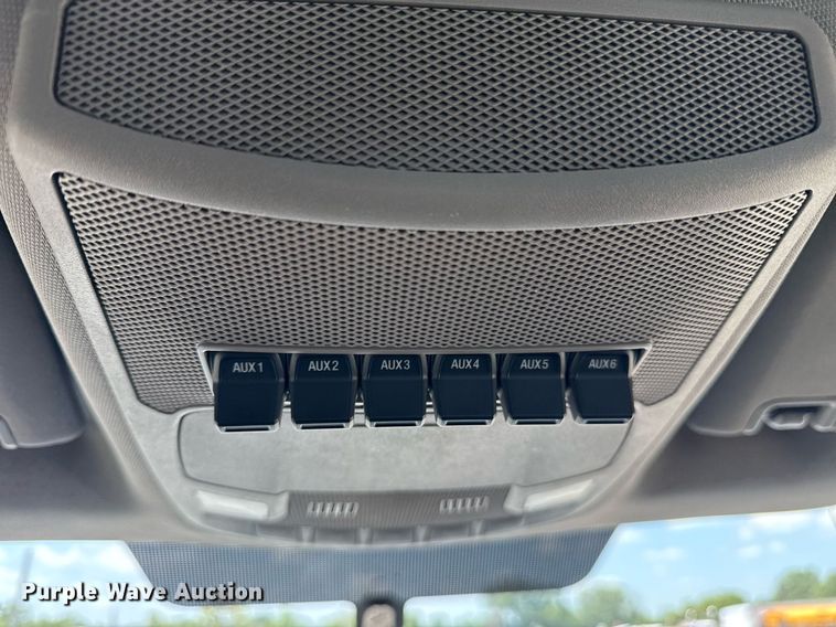 image for item EG6076 2017 Ford F450 Super Duty XL box truck