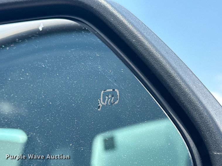 image for item EG6076 2017 Ford F450 Super Duty XL box truck