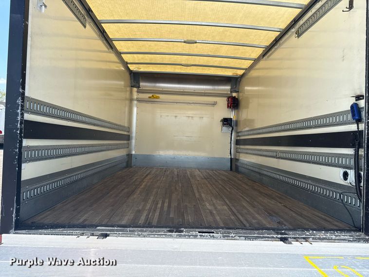 image for item EG6076 2017 Ford F450 Super Duty XL box truck