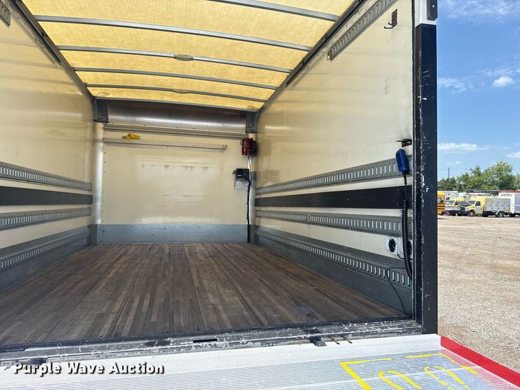 image for item EG6076 2017 Ford F450 Super Duty XL box truck