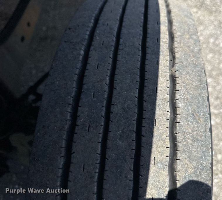 image for item EG6076 2017 Ford F450 Super Duty XL box truck