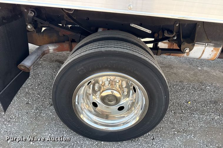 image for item EG6076 2017 Ford F450 Super Duty XL box truck