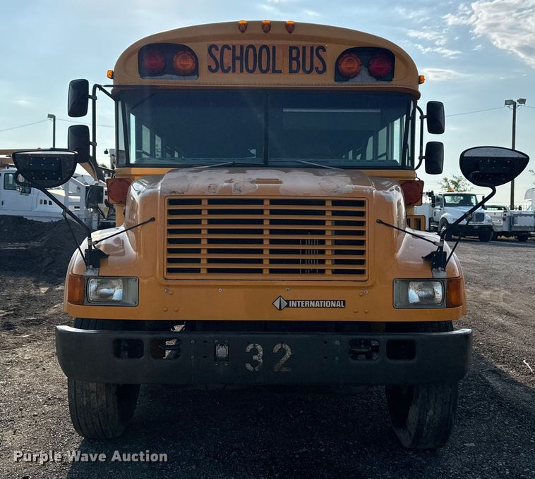 image for item EG6089 2002 International 3800 school bus