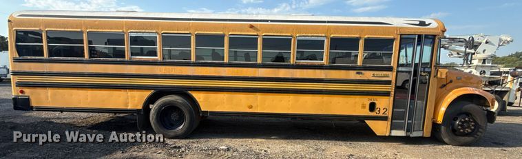 image for item EG6089 2002 International 3800 school bus
