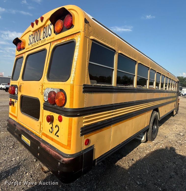 image for item EG6089 2002 International 3800 school bus