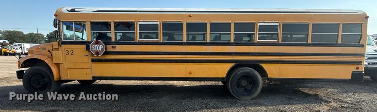 image for item EG6089 2002 International 3800 school bus